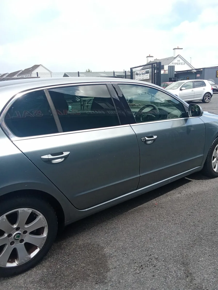 Skoda Superb 2009 - Image 4