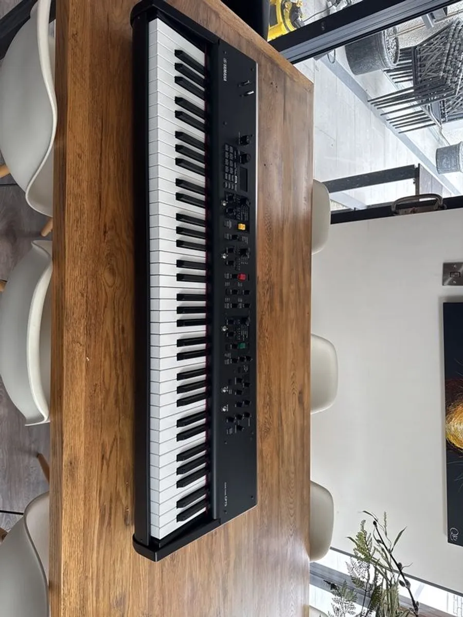 Yamaha CP73 - Image 1
