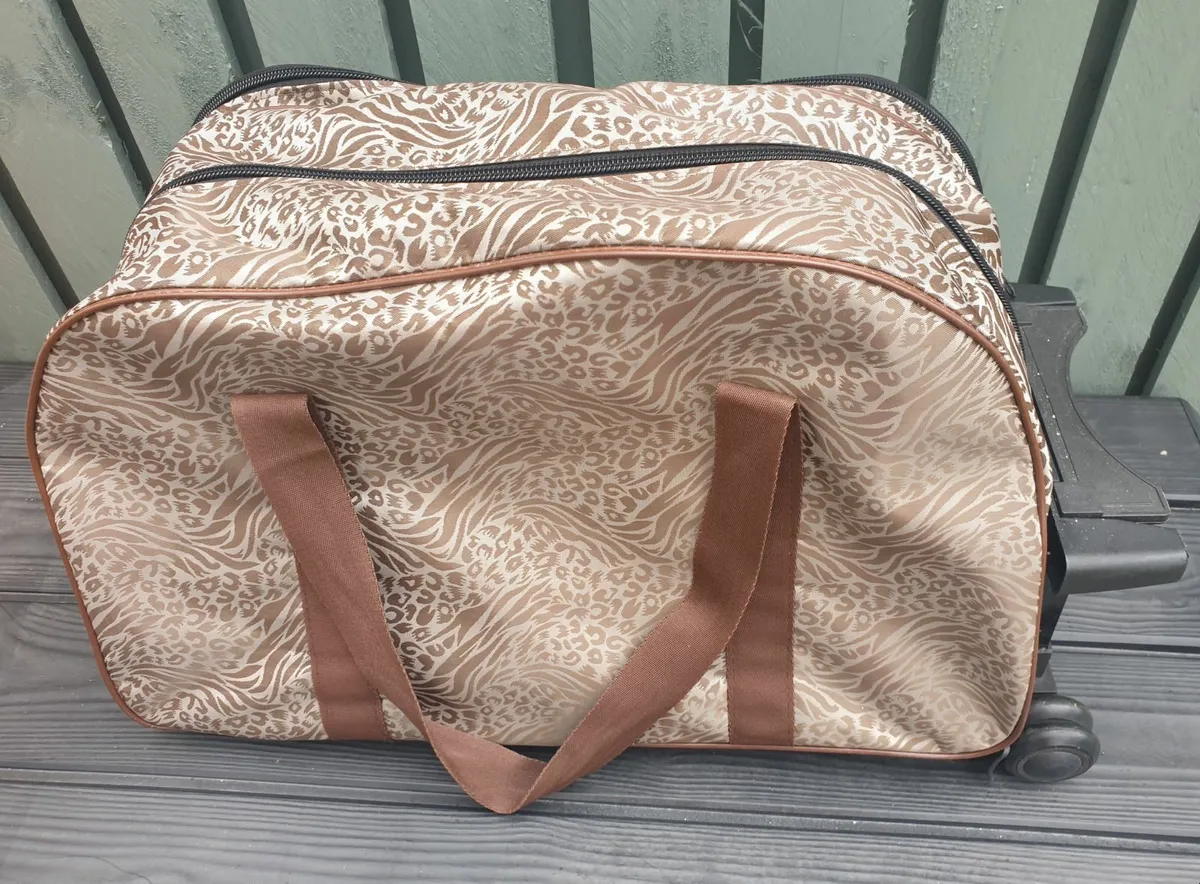 Wheeled Duffle Travel Bag - Image 3