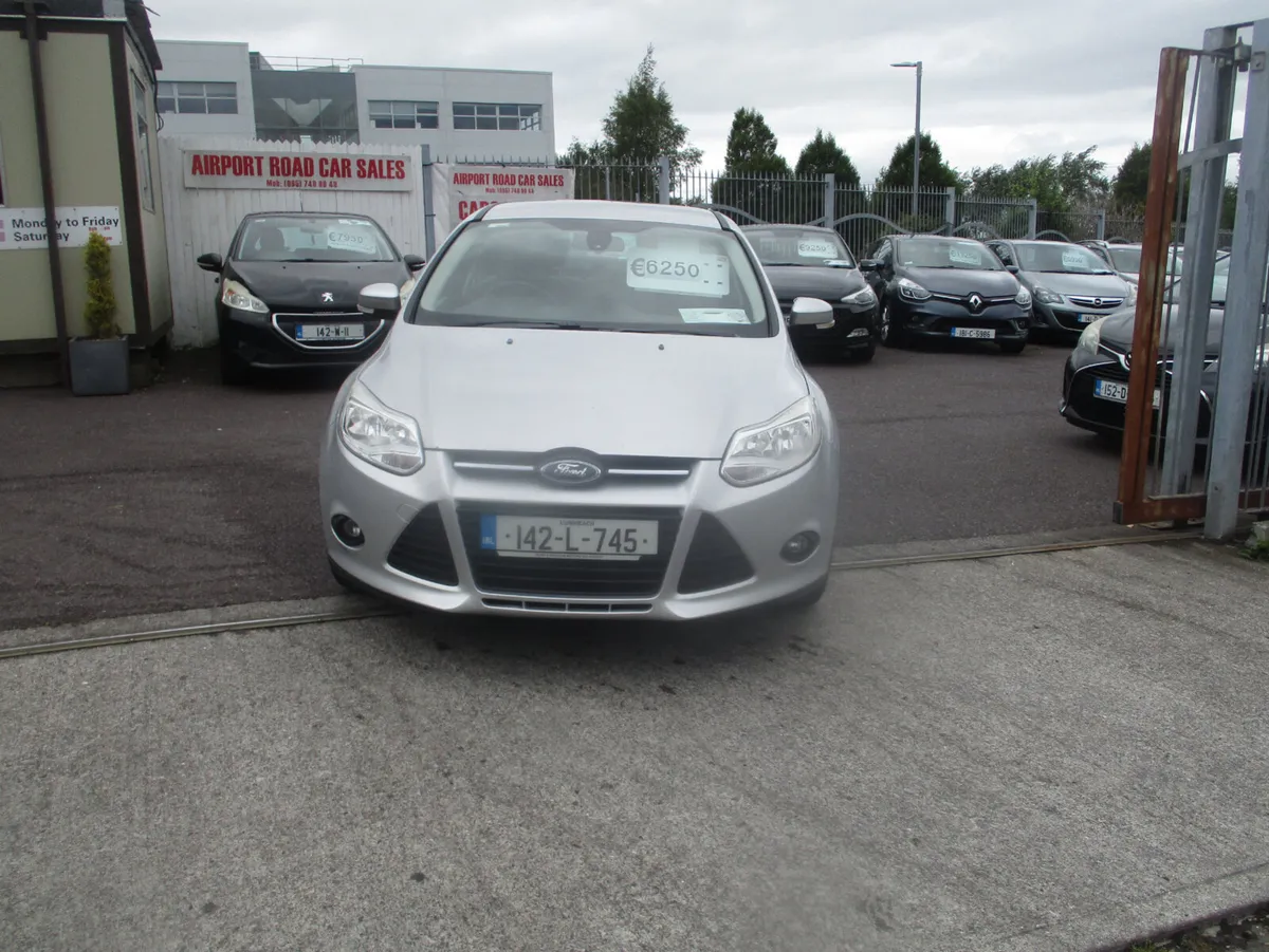 Ford Focus 2014 - Image 2