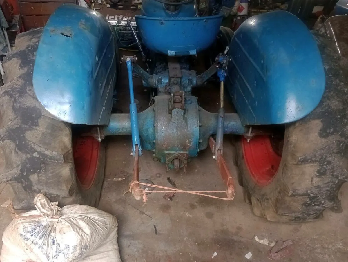 Fordson dexta - Image 1