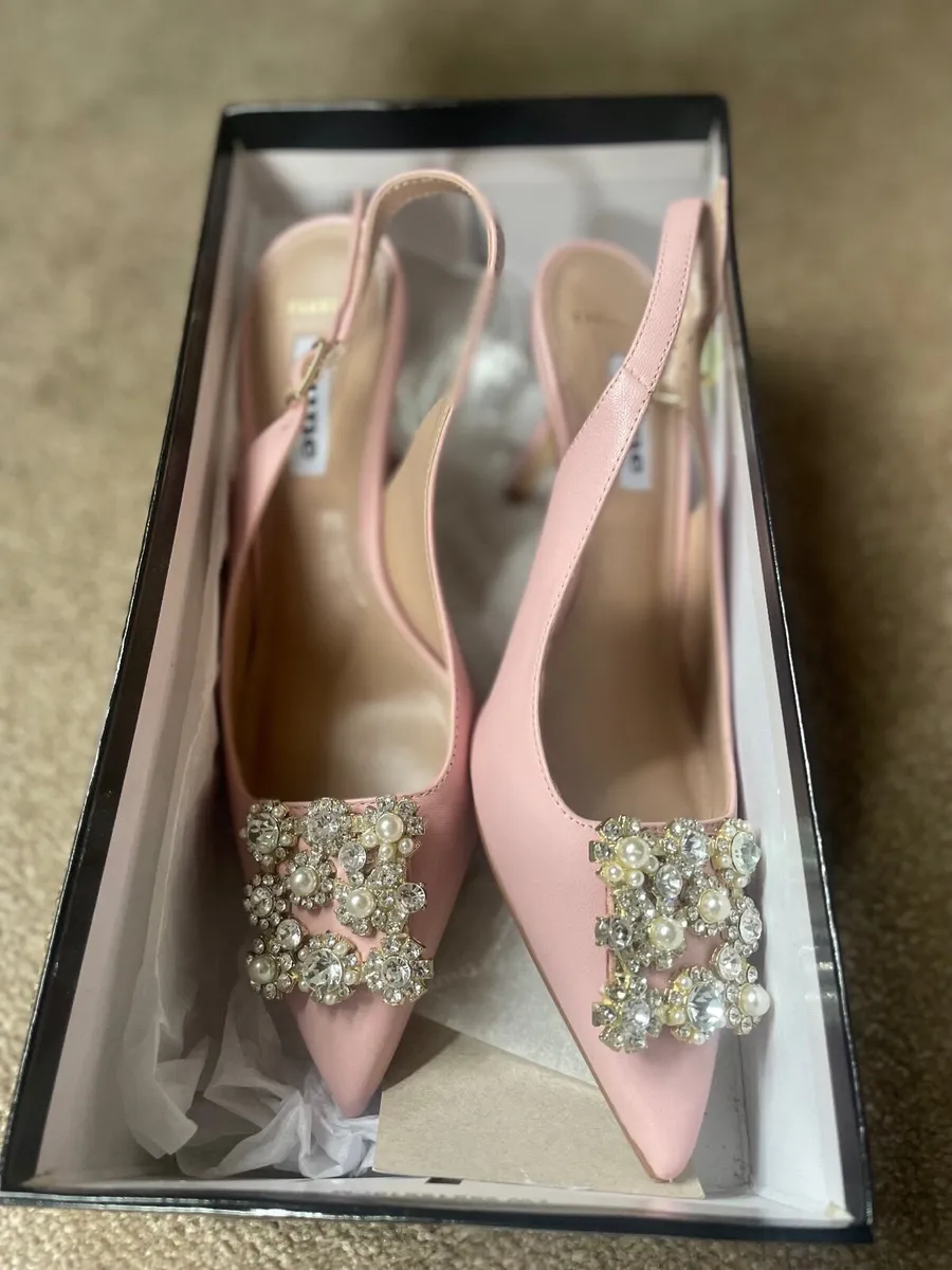 High heels - Image 1