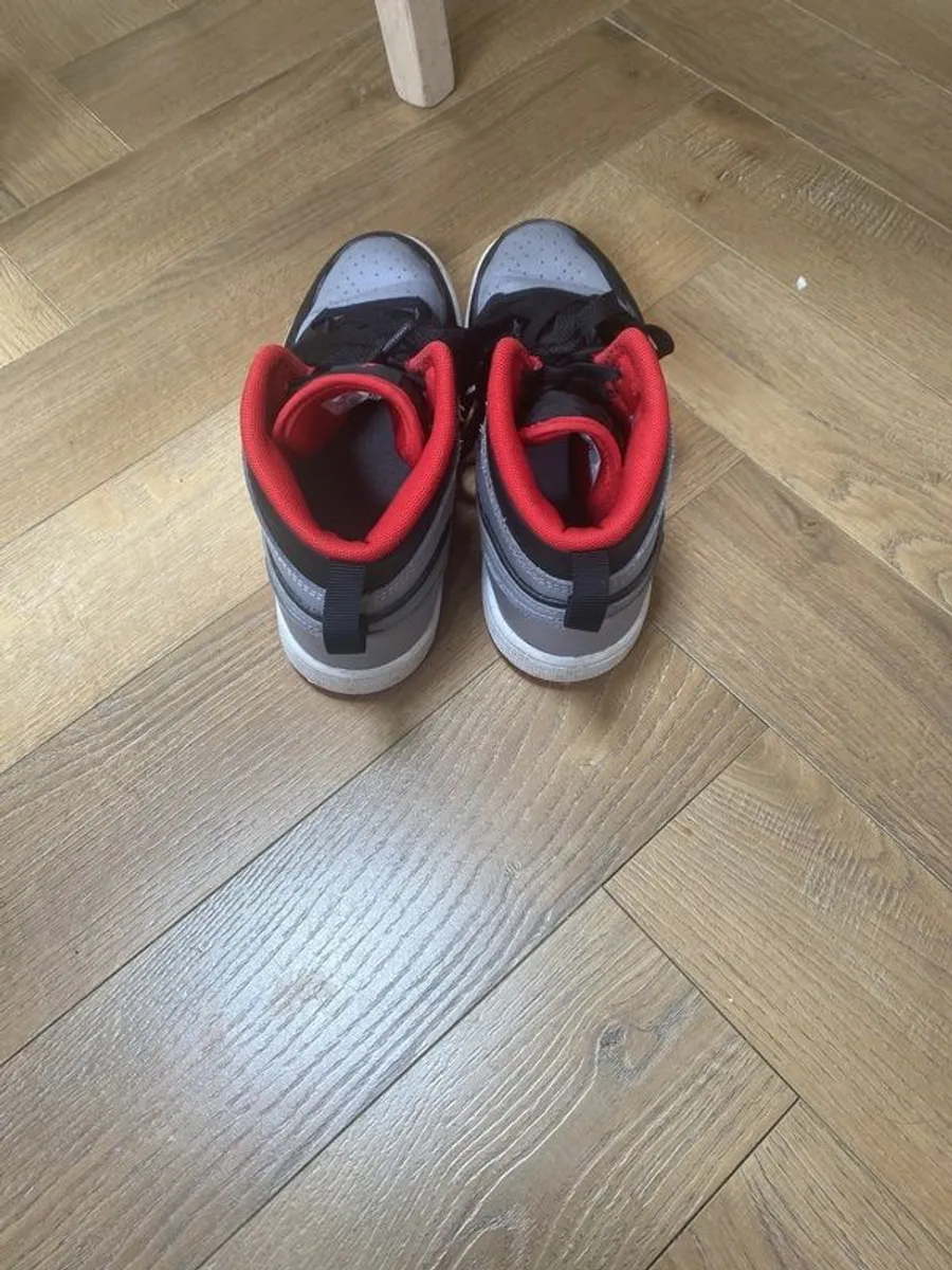 kids nike jordons - Image 3