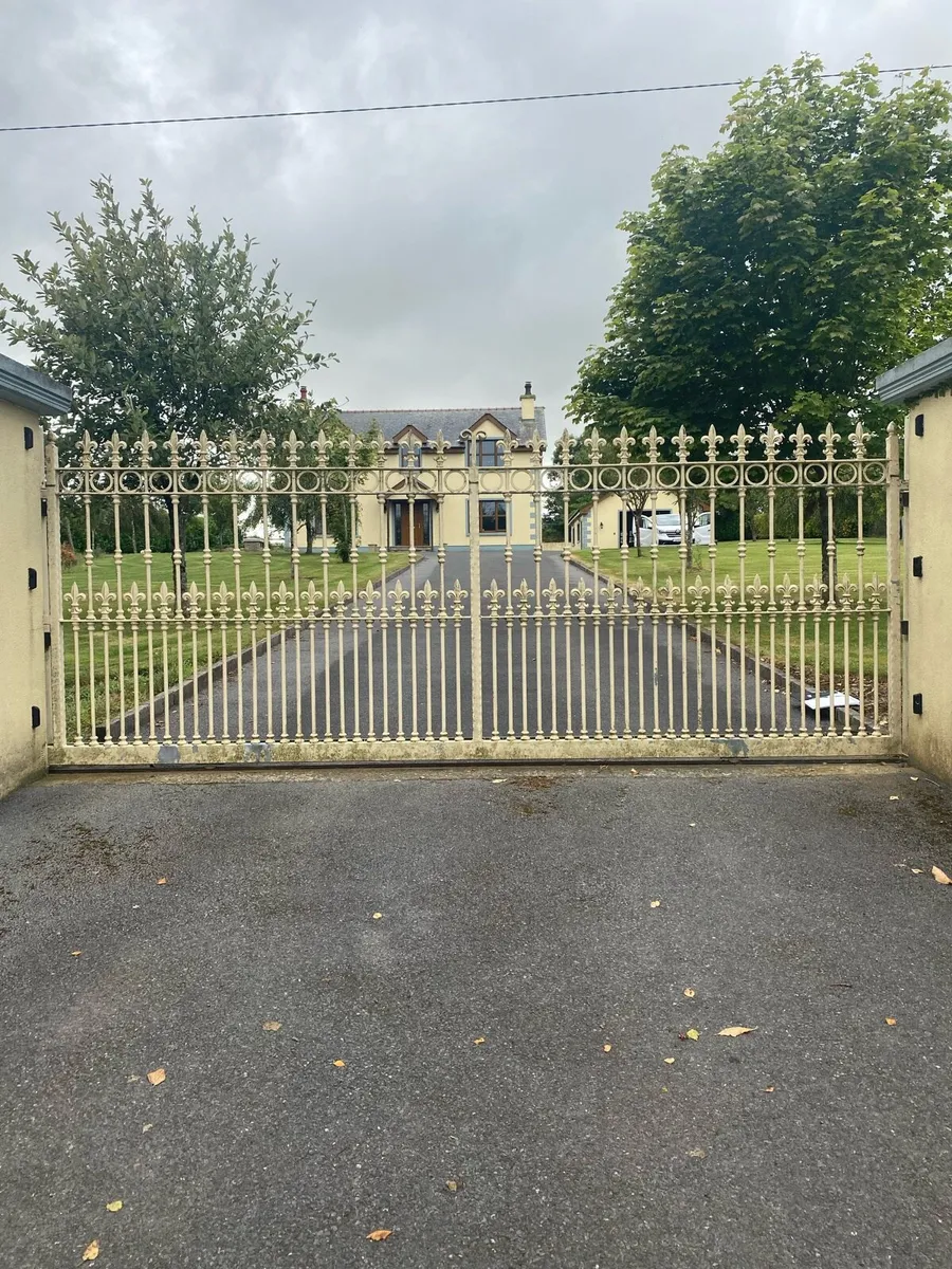 Sliding gate - Image 1
