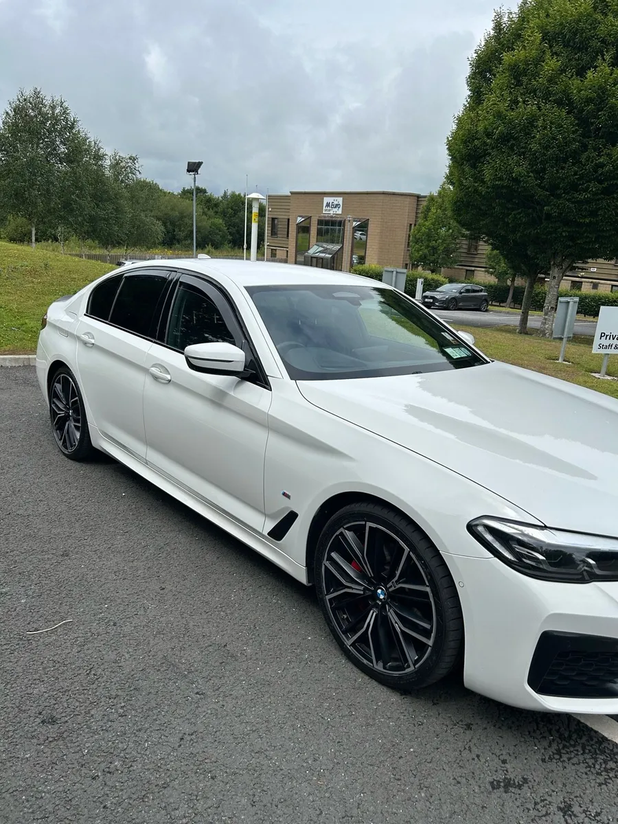 BMW 5 series - Image 1