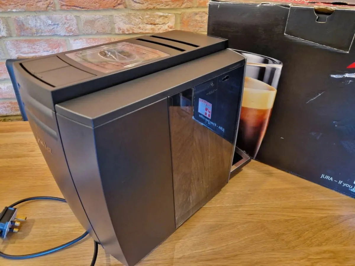 JURA E8 Bean-to-Cup Coffee Machine - Image 4
