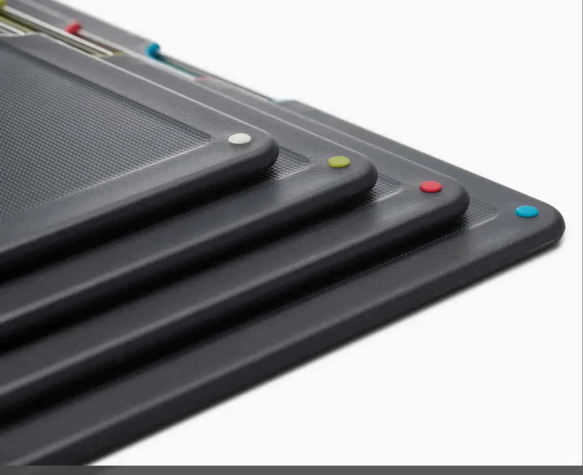4-piece chopping board set with stainless steelcas - Image 3