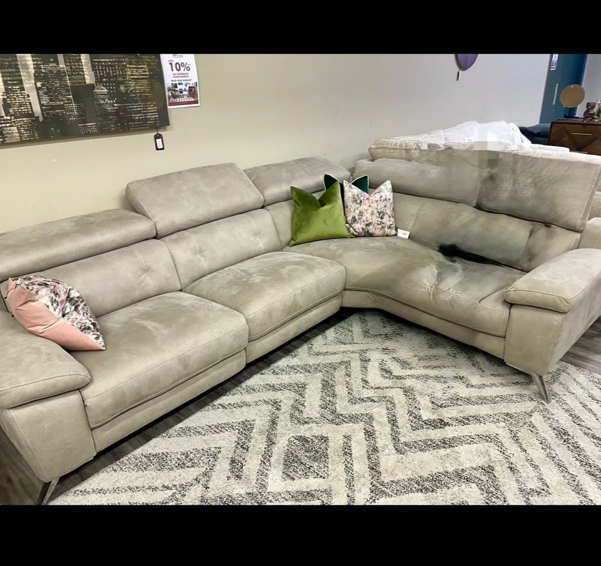 L shaped sofa - Image 1