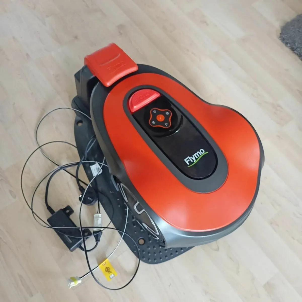 Flymo EasiLife GO 250 Automatic Robotic Lawn Mower - Image 2