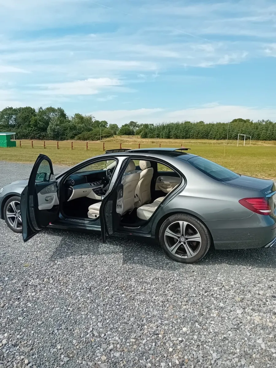 Mercedes E220d Avantgarde Model - Image 2