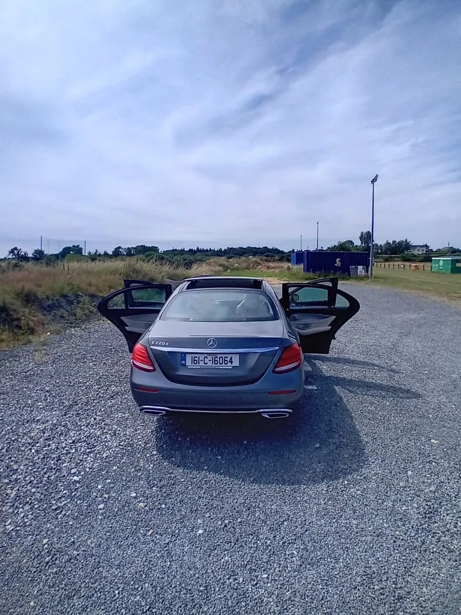 Mercedes E220d Avantgarde Model - Image 4