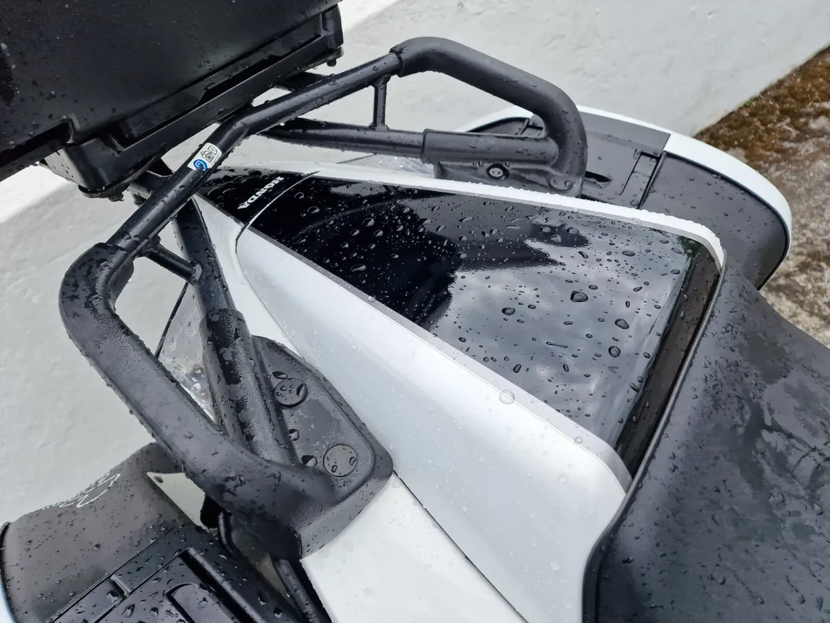 VFR800 x2 @ Doyles Athlone - Image 4