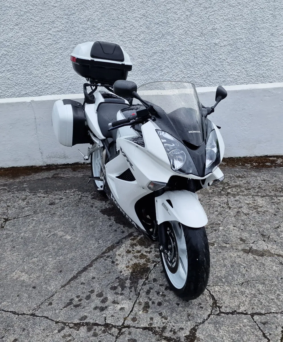 VFR800 x2 @ Doyles Athlone - Image 1