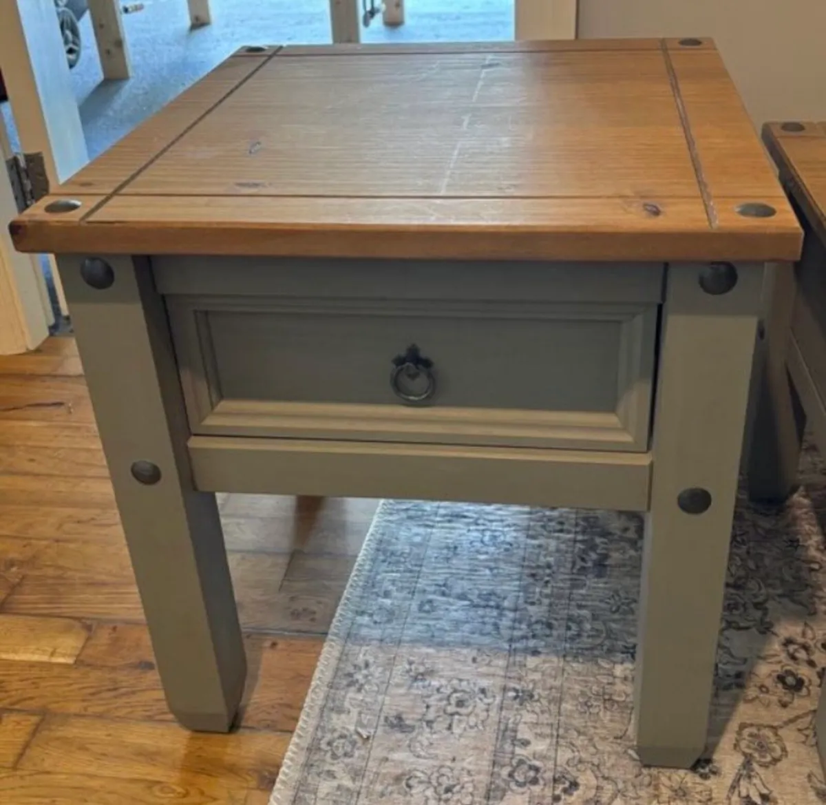 Coffee table and matching side table - Image 3