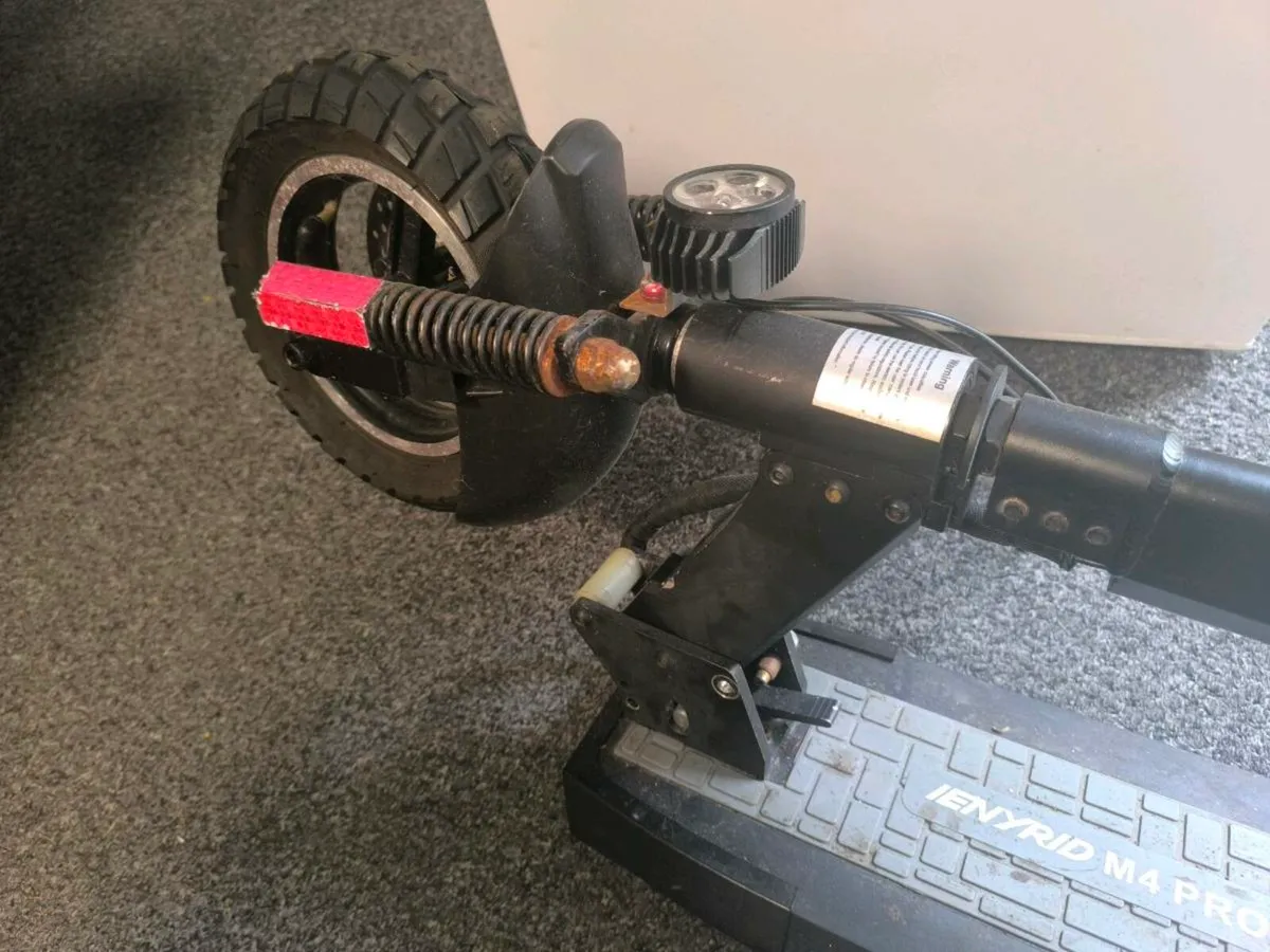 M4 Pro Electric Scooter - Image 4