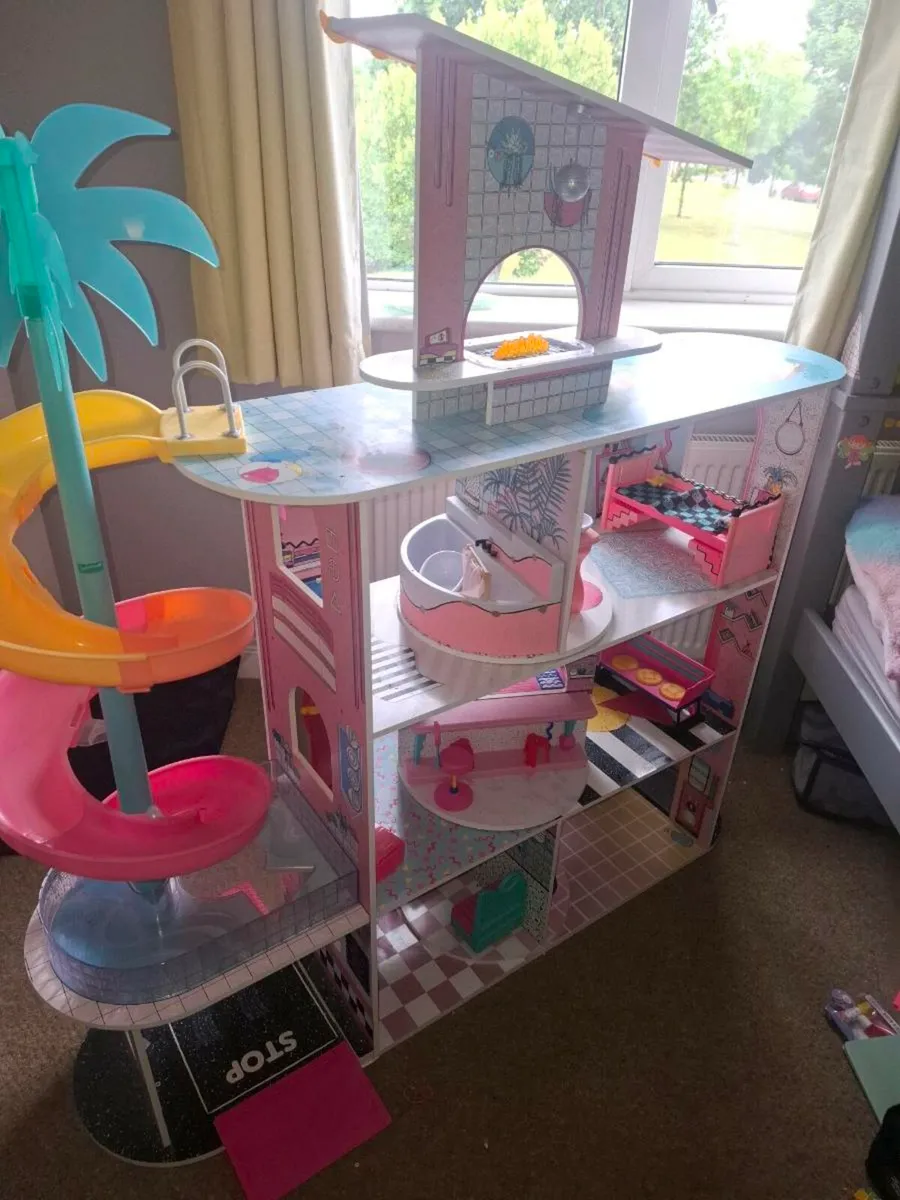 LOL Doll House - Image 1