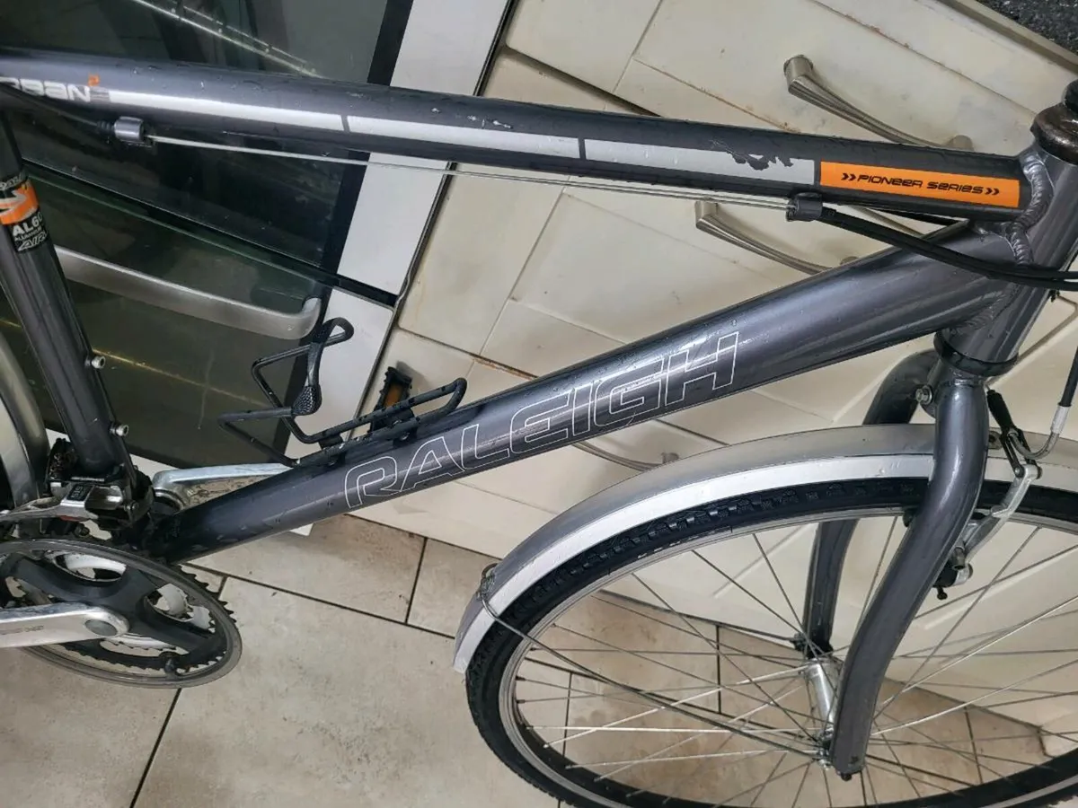 Bike raleigh hybrid bike - Image 3