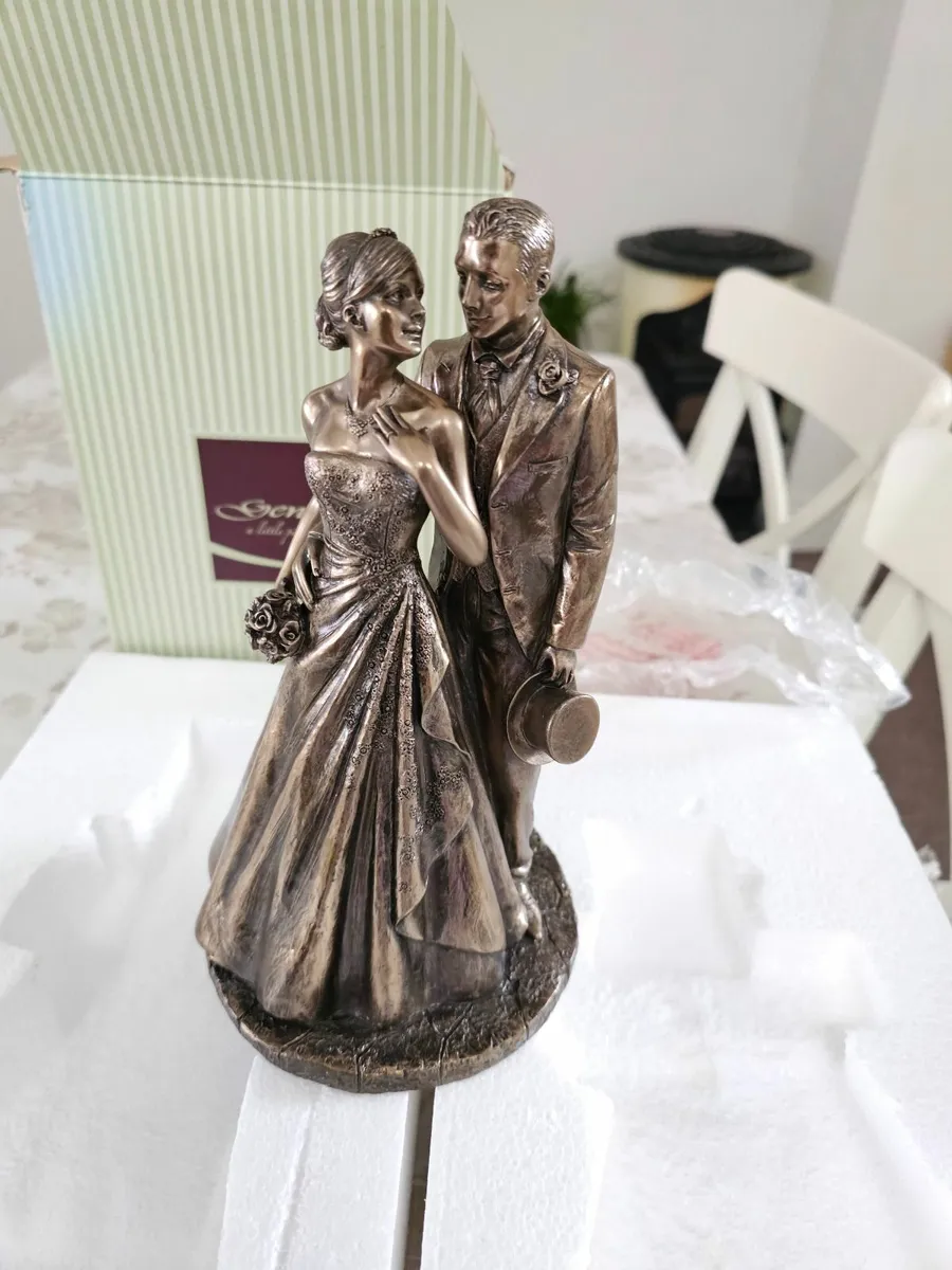 Genesis Just Married figurine (practically new, ta - Image 1