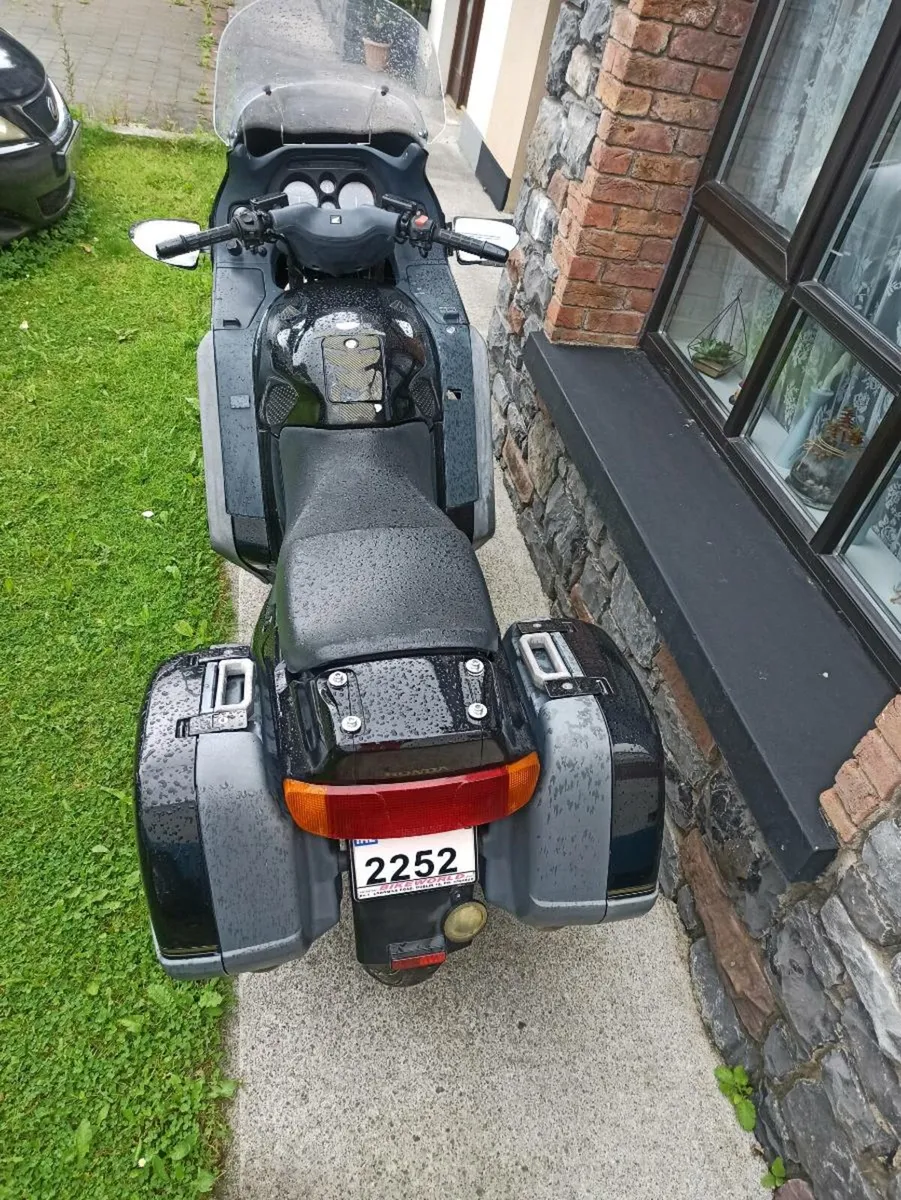 Honda pan European st 1100 - Image 2