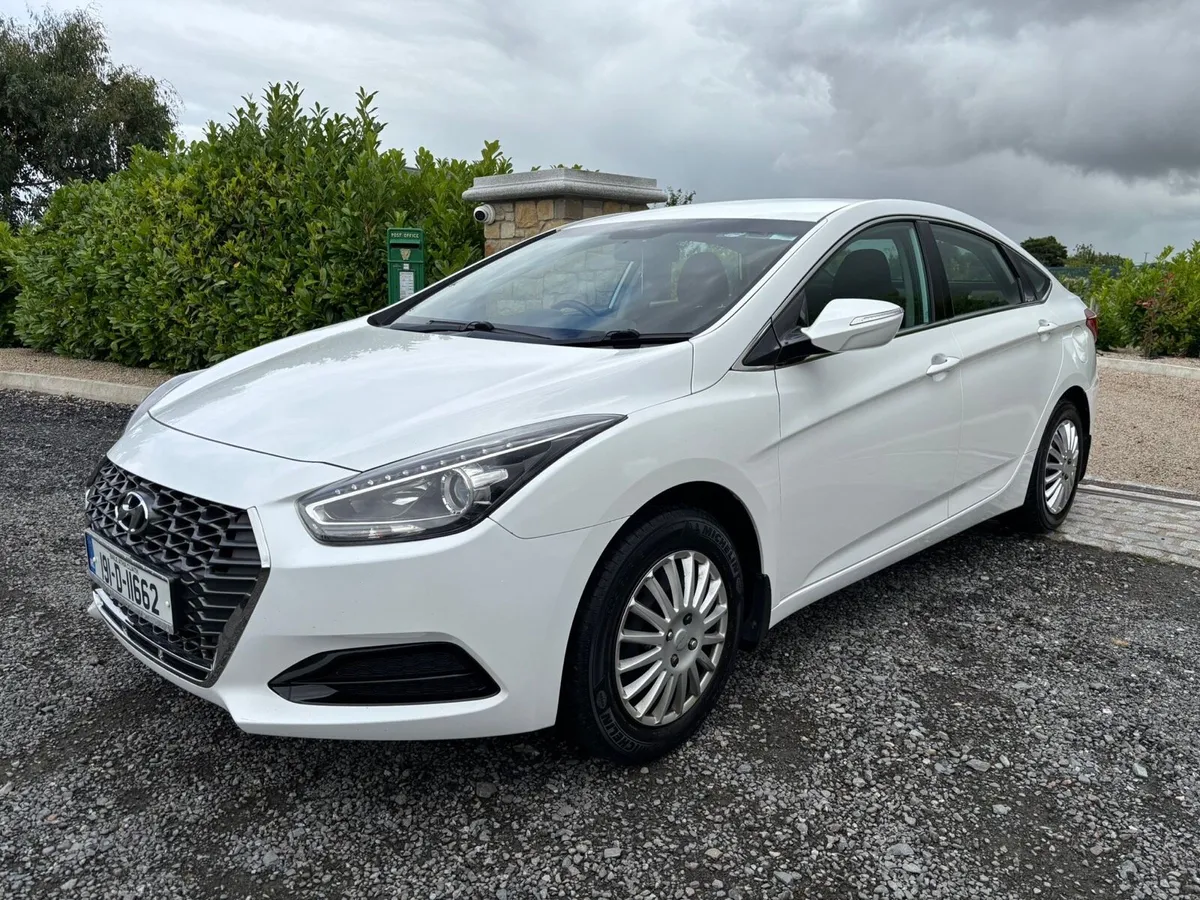 HYUNDAI i40 COMFORT 1.6 CRDI / DEALER HISTORY - Image 1
