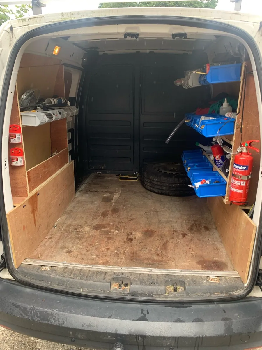 Caddy van - Image 3