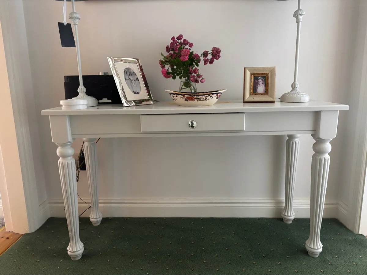Hall table