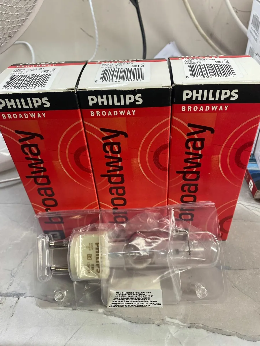4 Phillips Broadway MSR 1200 SA GY22 - Image 1