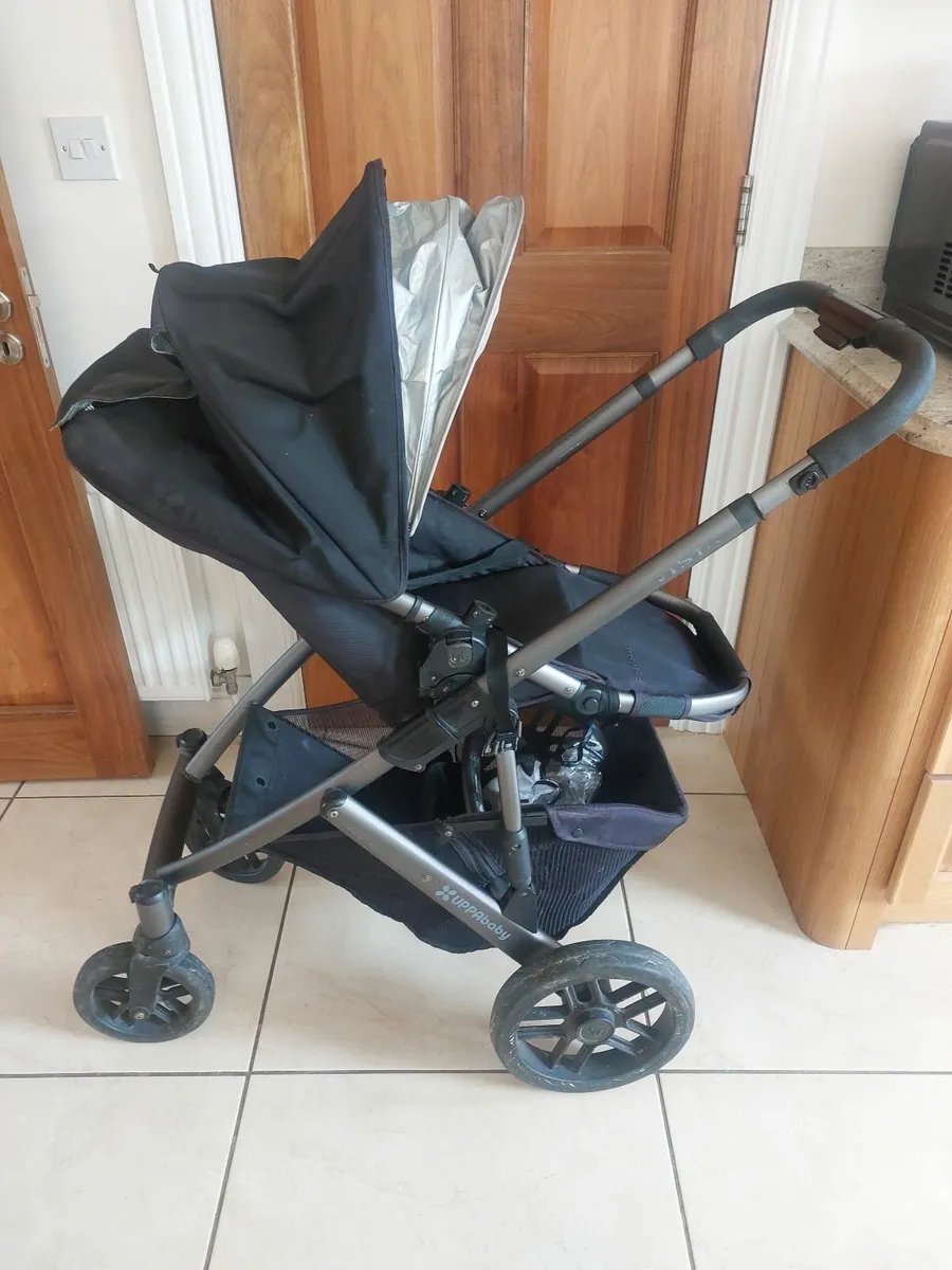 Uppa Baby Vista travel system - Image 1