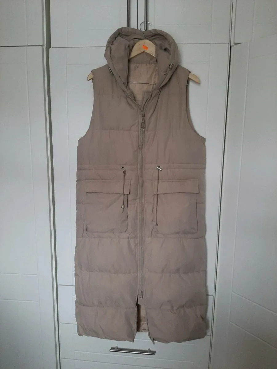 Sleevless coat - Image 1