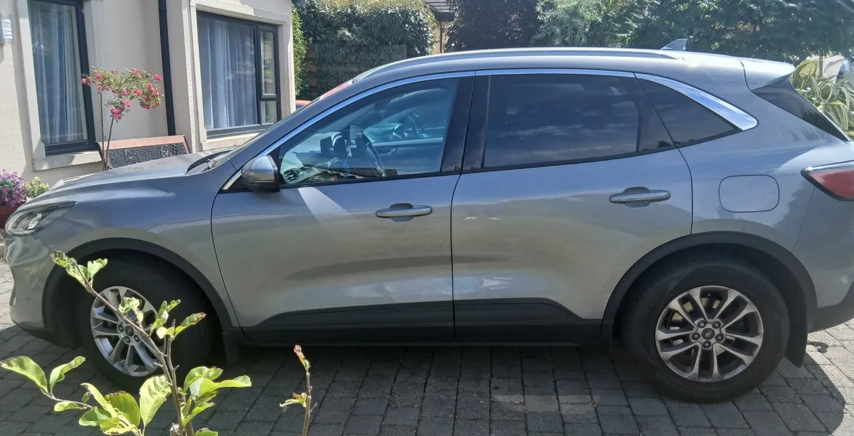 Ford Kuga 2022 - Image 3