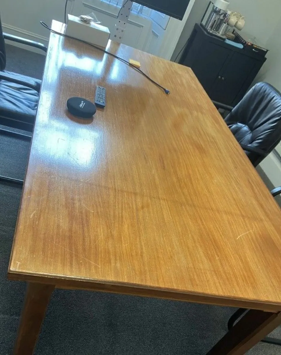 board room table and 4 chairs - Image 1