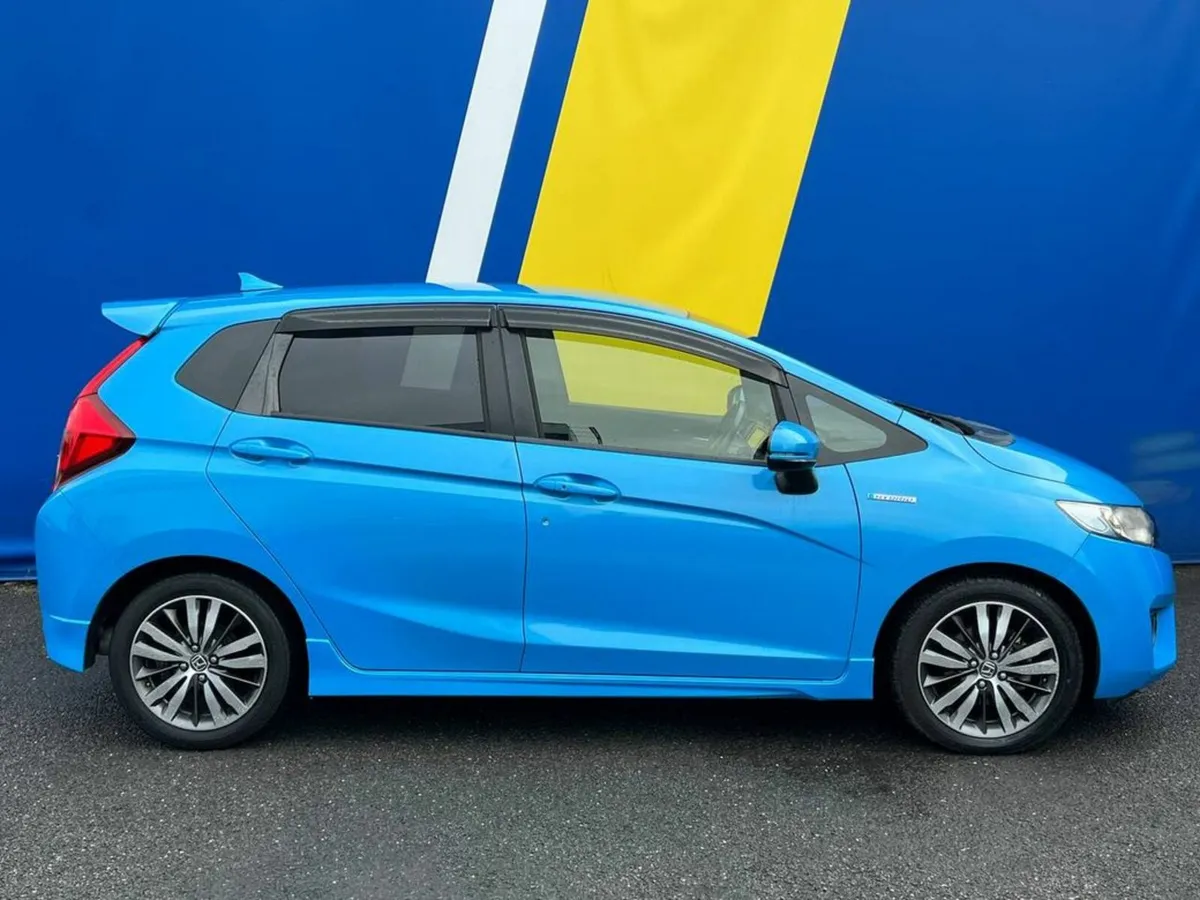 Honda Fit SPORT 1.5 HYBRID AUTO // NEW NCT // 16" - Image 2
