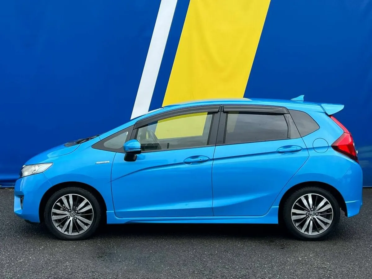 Honda Fit SPORT 1.5 HYBRID AUTO // NEW NCT // 16" - Image 3