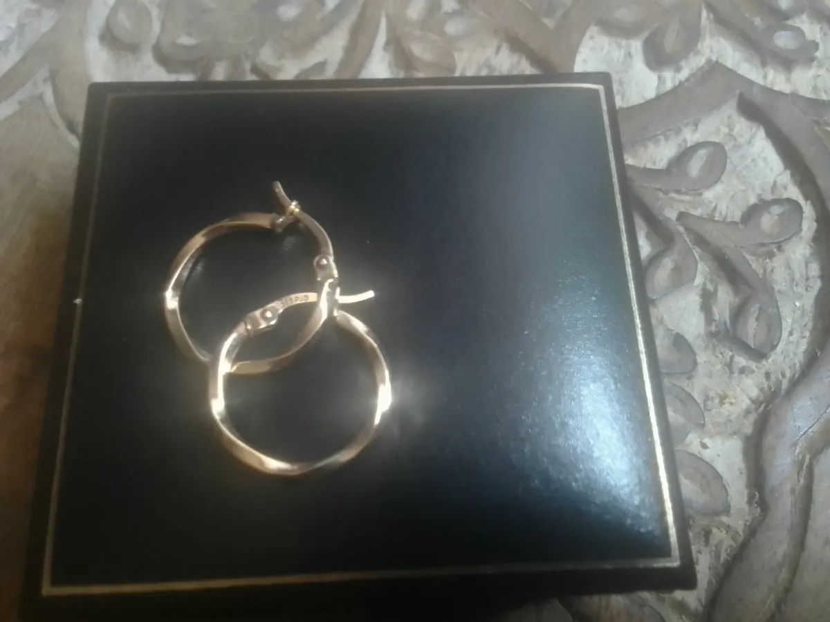 9ct yellow gold diamond cut hoop earrings new - Image 3