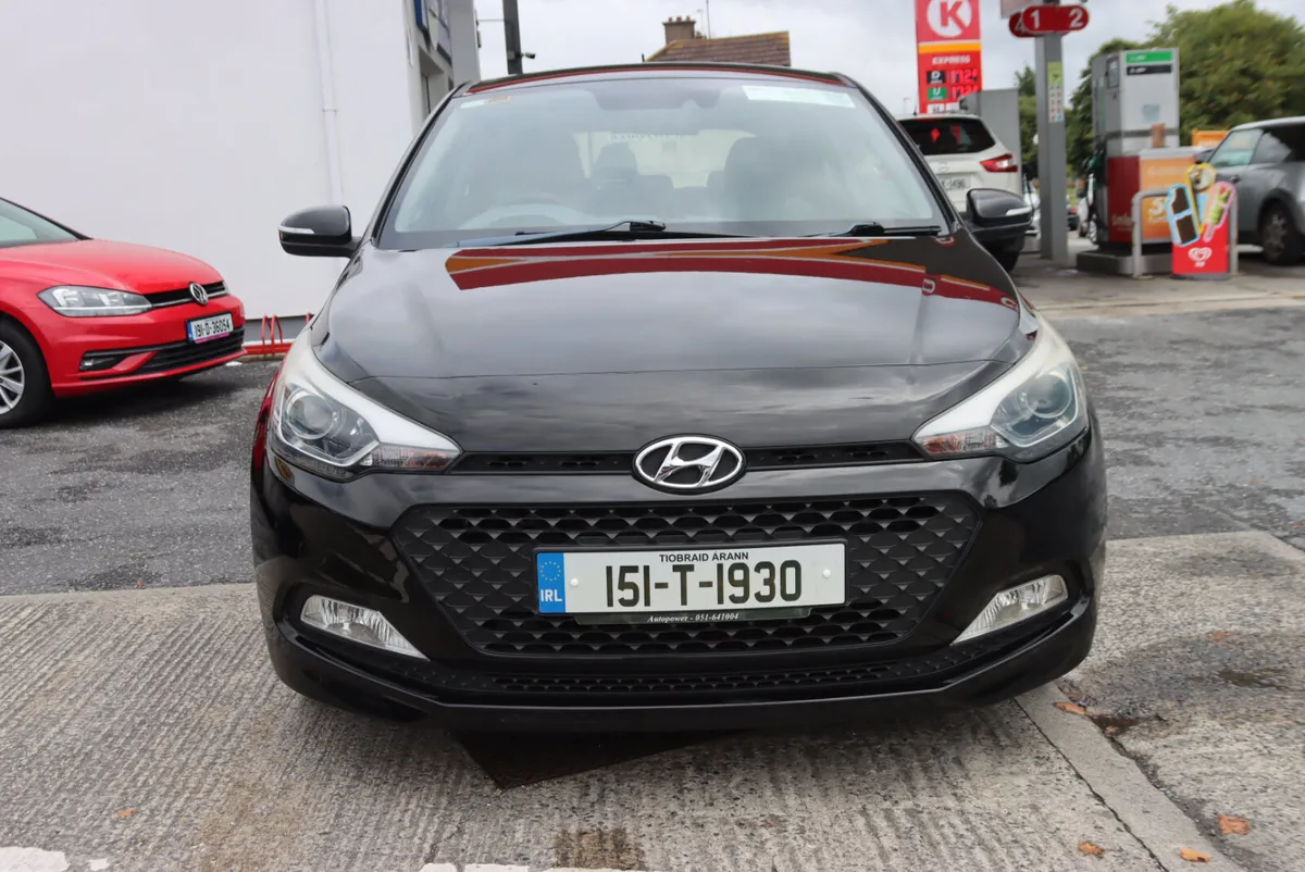 2015 Hyundai i20 DeLuxe 1.2 5-dr  Petrol as new - Image 2