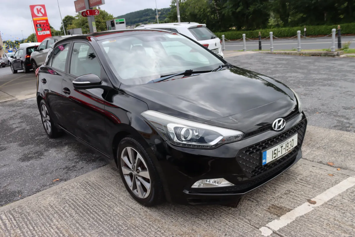 2015 Hyundai i20 DeLuxe 1.2 5-dr  Petrol as new - Image 3