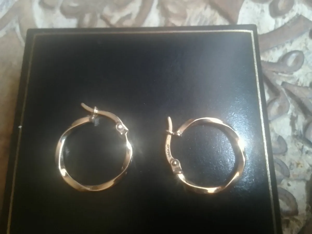 9ct yellow gold diamond cut hoop earrings new - Image 1