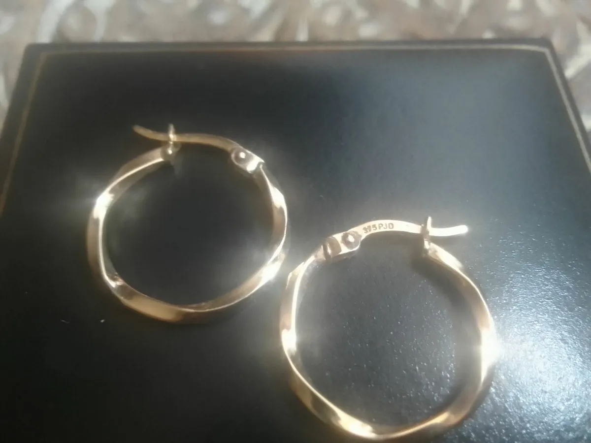 9ct yellow gold diamond cut hoop earrings new - Image 2