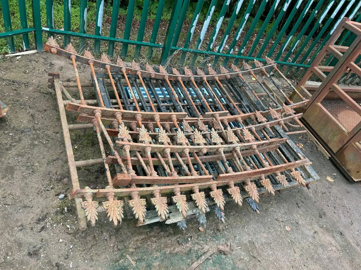 Antique Railings - Image 2