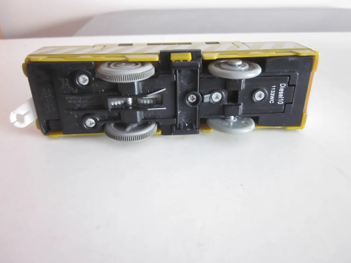 Three Thomas & Friends Motorised TrainEngines - Image 4
