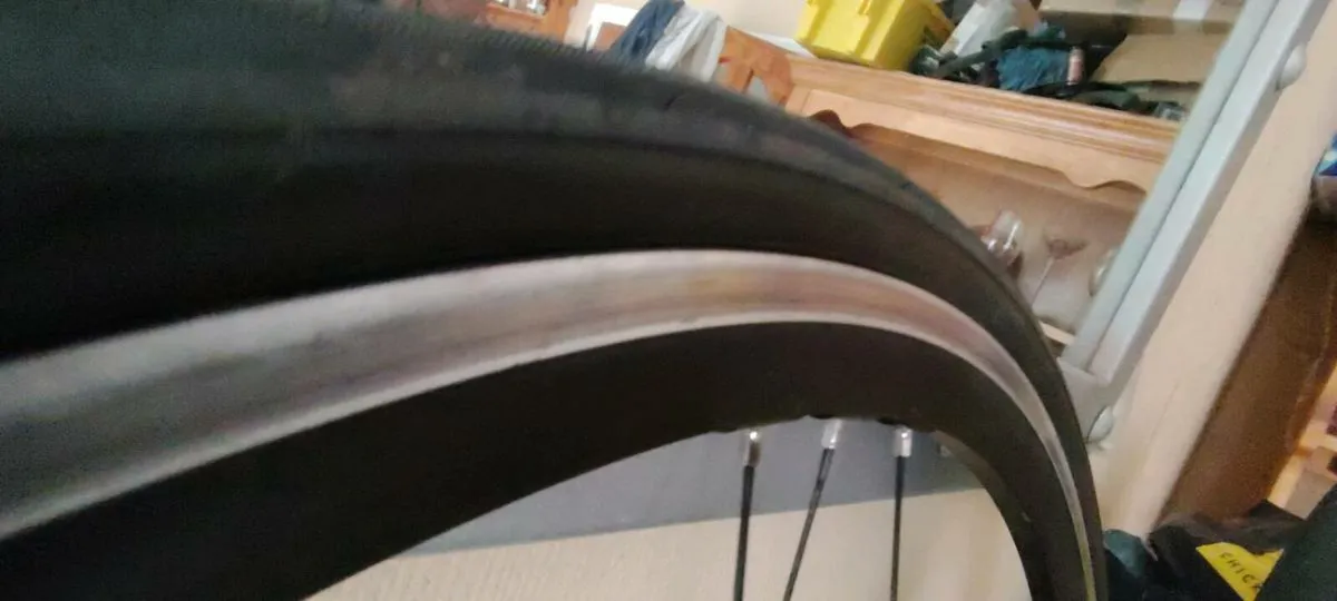 Campagnolo zonda C17 rim wheelset - Image 1