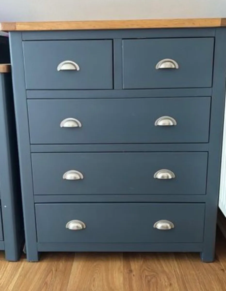 Dresser and drawers set - Image 1