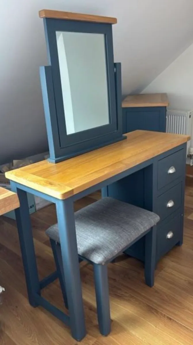Dresser and drawers set - Image 3