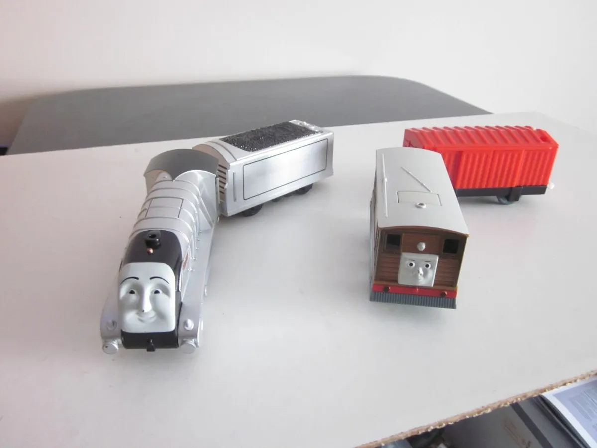 Two Thomas & Friends Talking Motorised TrainEngine - Image 1