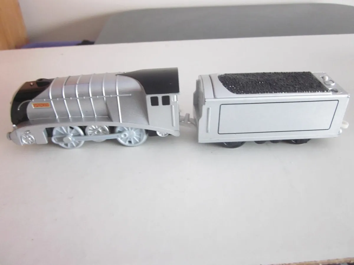 Two Thomas & Friends Talking Motorised TrainEngine - Image 2