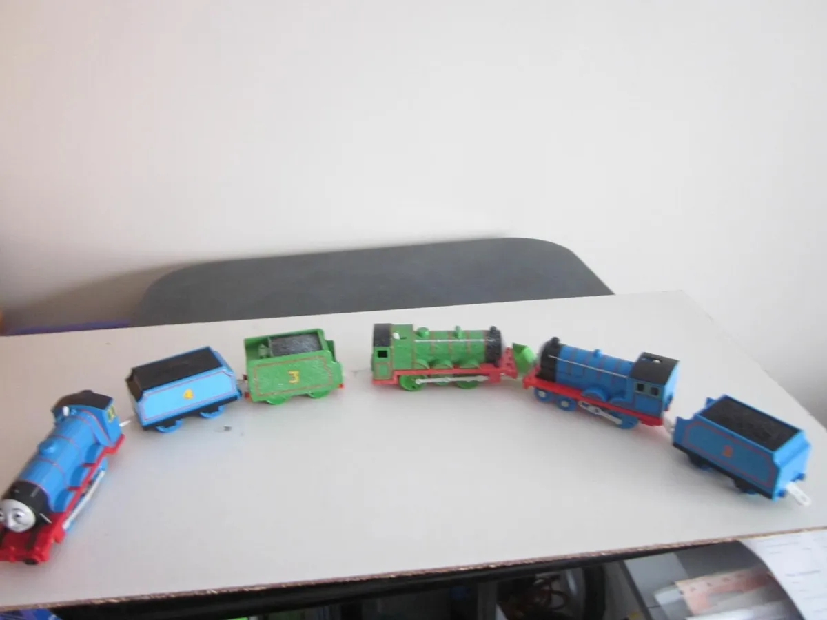 Three Thomas & Friends Motorised TrainEngines/Carr - Image 1