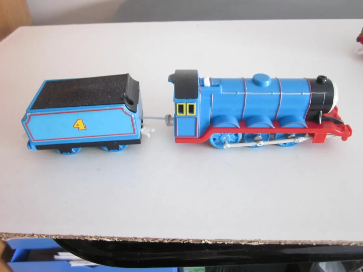 Three Thomas & Friends Motorised TrainEngines/Carr - Image 3