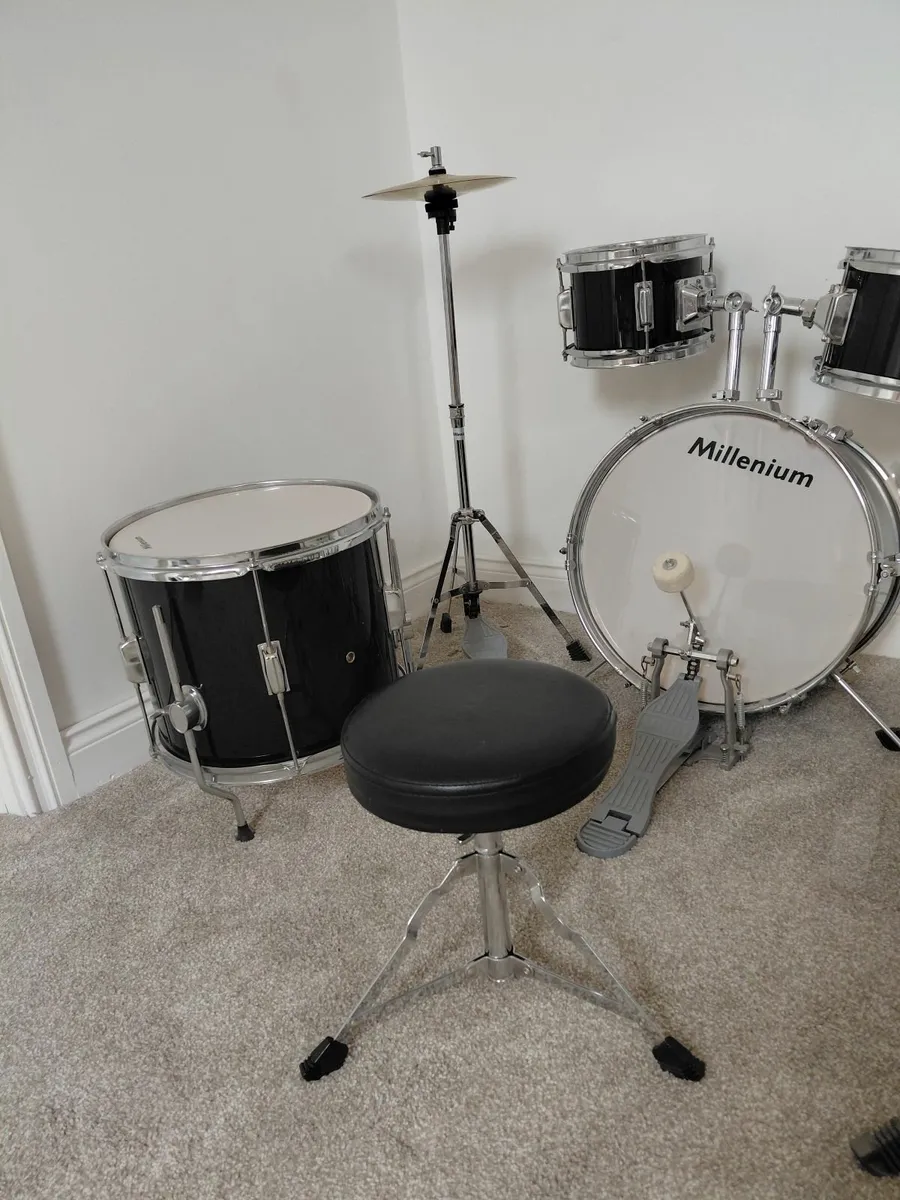 Drum kit - Image 1