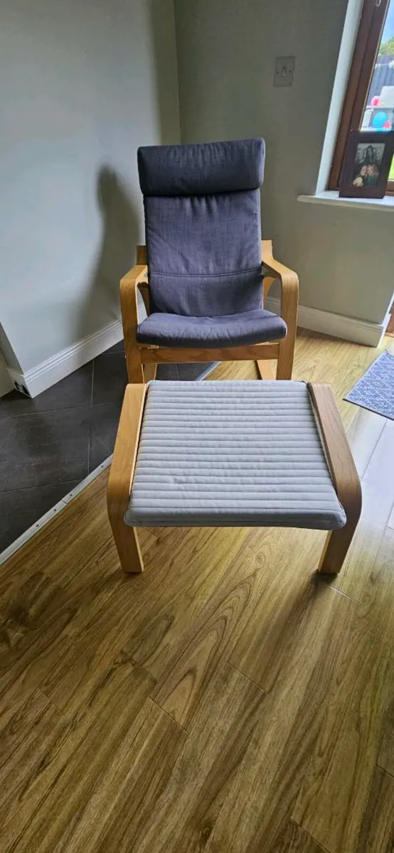 Rocking chair and footstool - Image 3