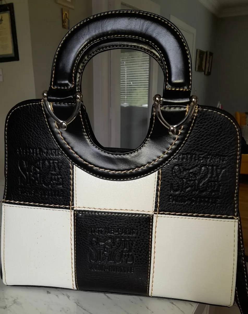 Ladies bag - Image 1